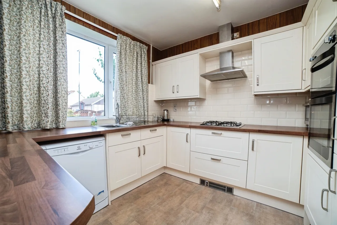 High Street, Stonebroom, DE55, photo 4
