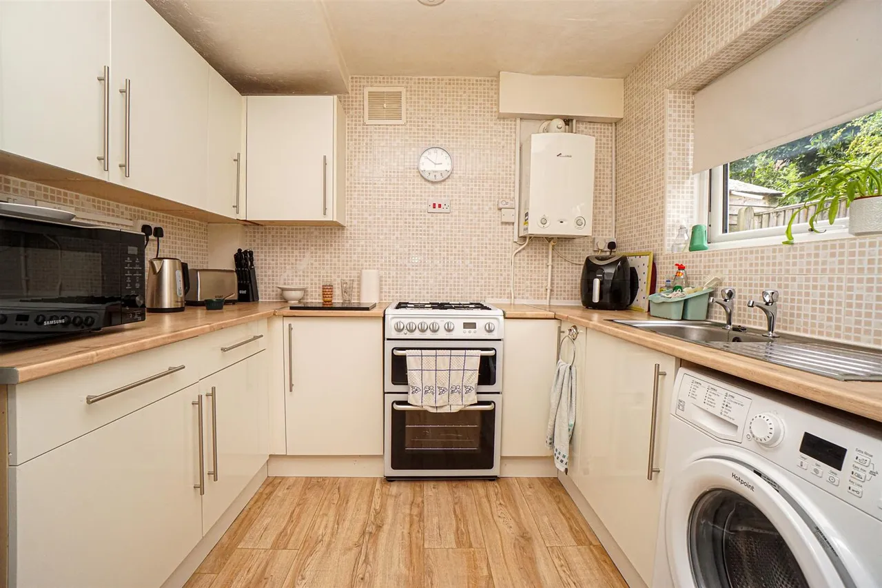 Freshwater Avenue, Hastings, photo 4