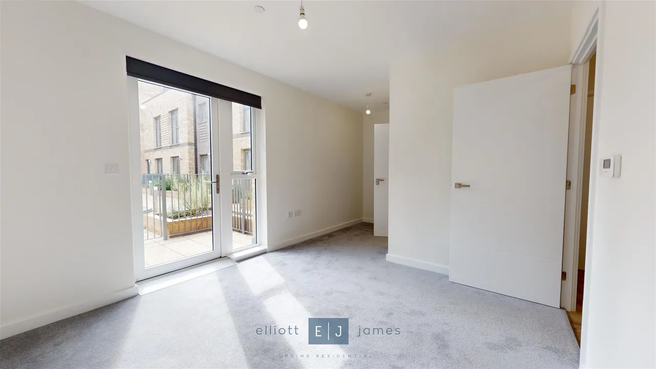 Epping Gate, Borders Lane, Loughton, photo 3