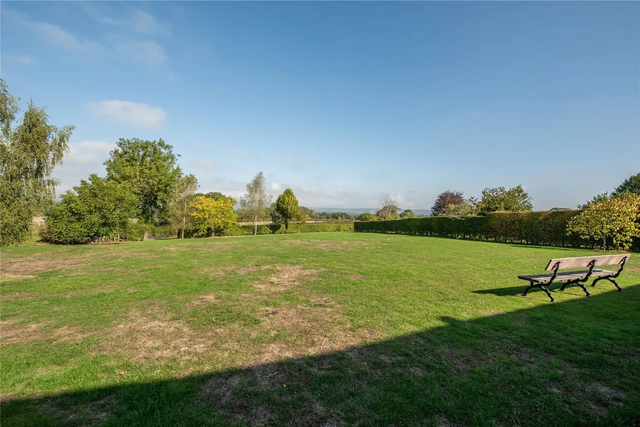 Shellwood Road, Leigh, RH2, photo 17