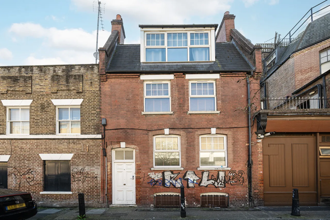 6 bed house for sale — 6 Woodseer Street, London