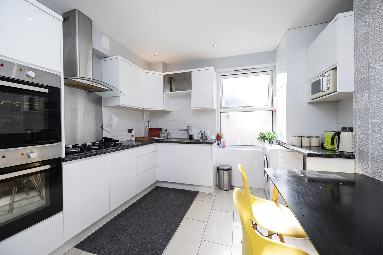 6 Woodseer Street, London, photo 5