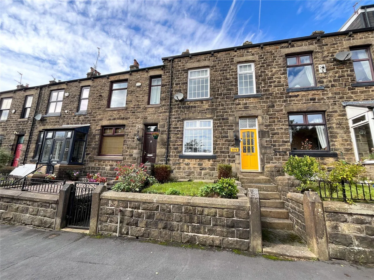 3 bed house for sale, Huddersfield Road, Scouthead, OL4