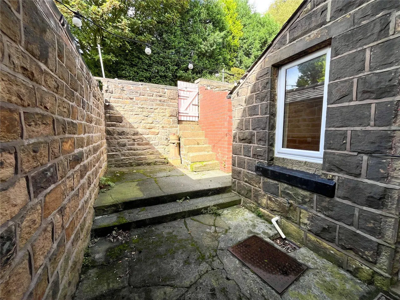 Huddersfield Road, Scouthead, OL4, photo 17
