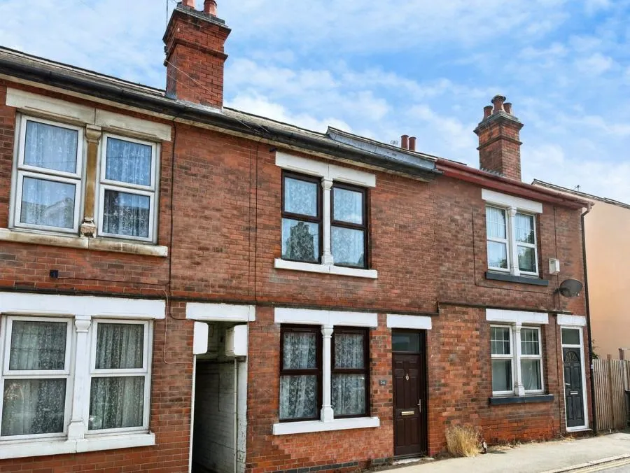 2 bed house for sale, Queens Road, Loughborough, LE11