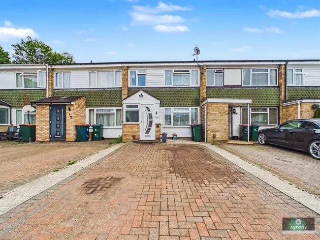 3 bed house for sale — Dunsfold Close, Gossops Green