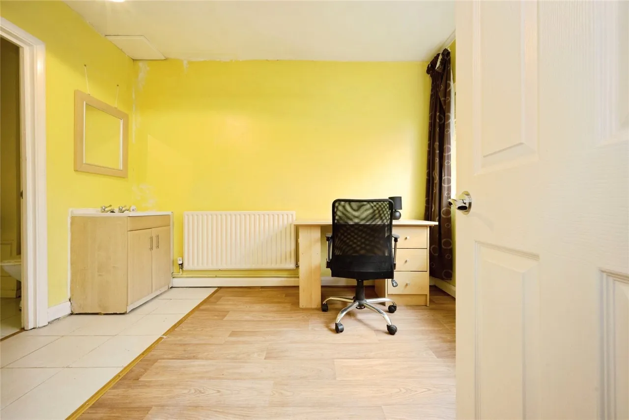 The Crossway, Luton, Bedfordshire, LU1, photo 18