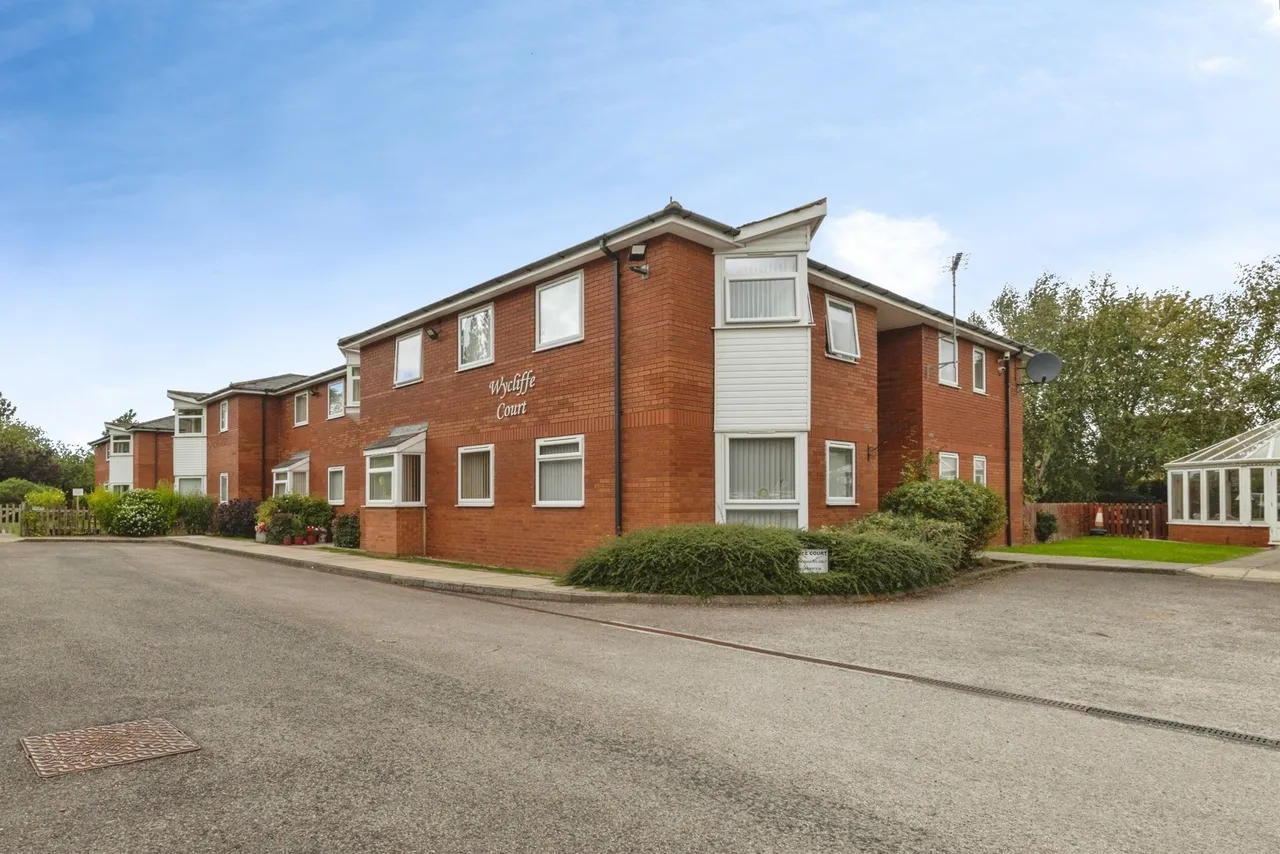 2 bed flat for sale, Wycliffe Court, Yarm, TS15