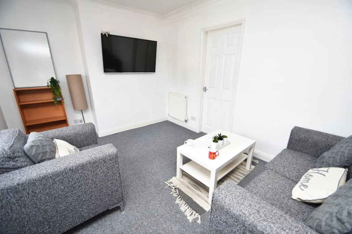 Bradford Crescent, Durham, DH1, photo 2