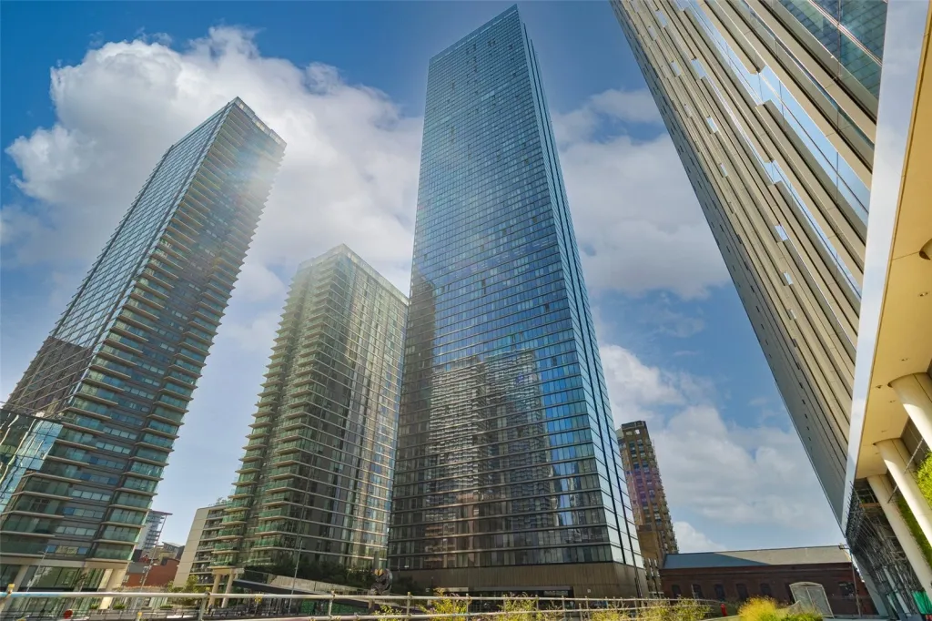 flat for sale, Marsh Wall, Canary Wharf, E14