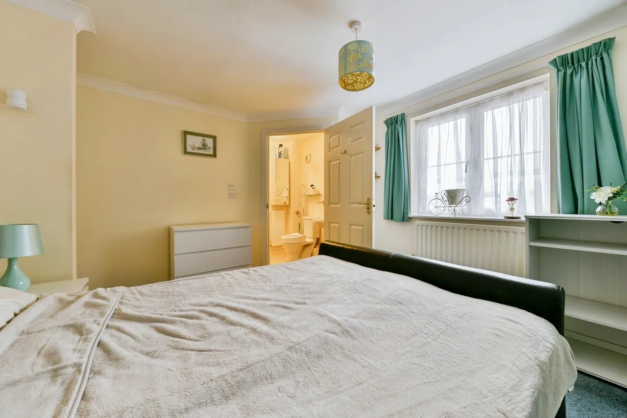 Epsom Close, Stevenage, Hertfordshire, SG1, photo 9