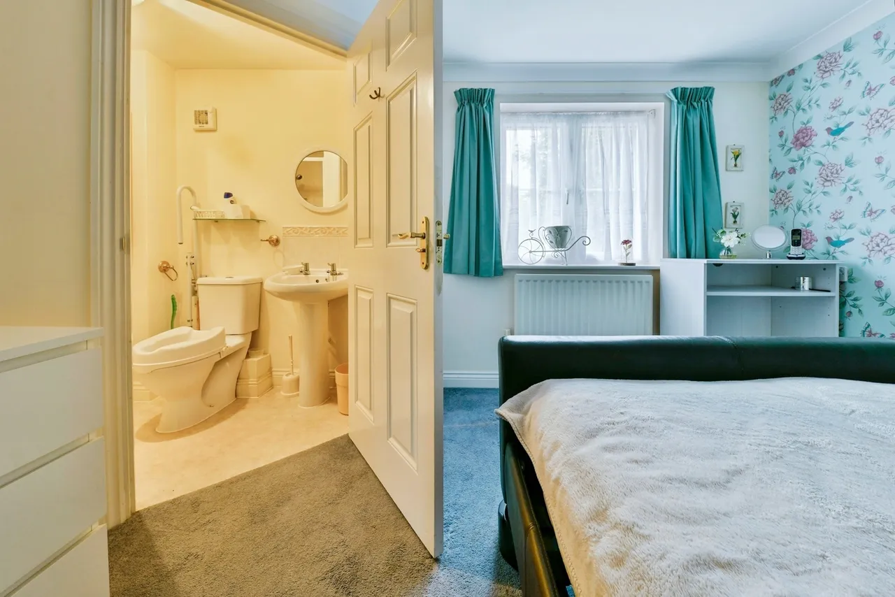 Epsom Close, Stevenage, Hertfordshire, SG1, photo 11