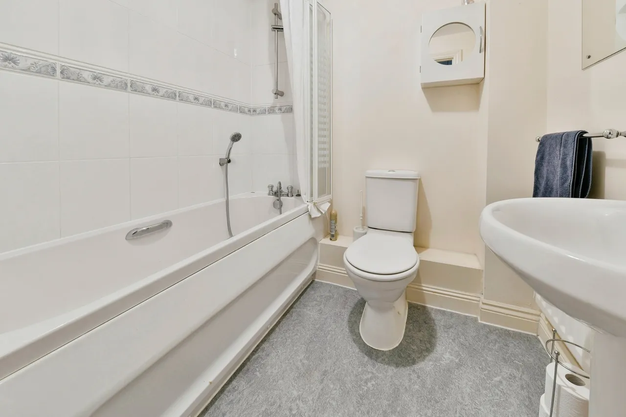 Epsom Close, Stevenage, Hertfordshire, SG1, photo 14