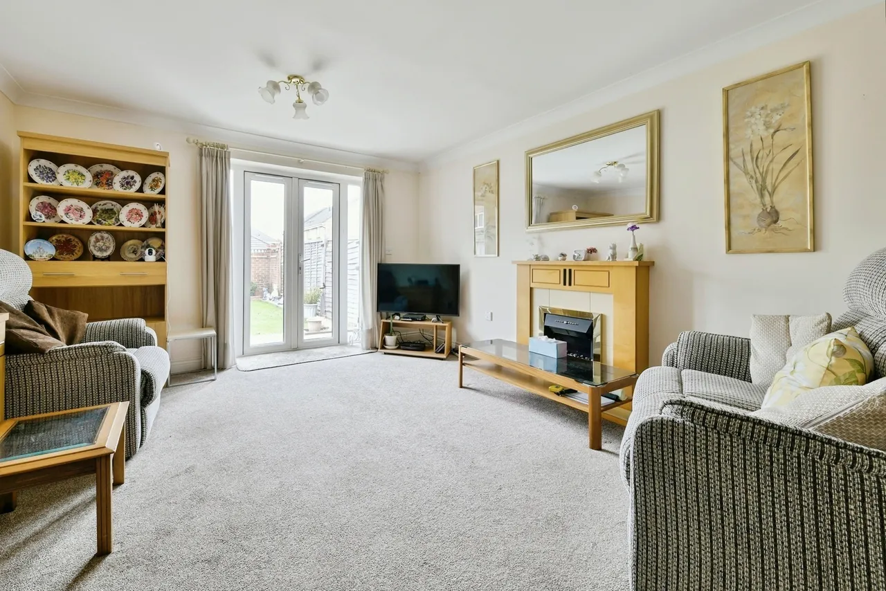 Epsom Close, Stevenage, Hertfordshire, SG1, photo 2