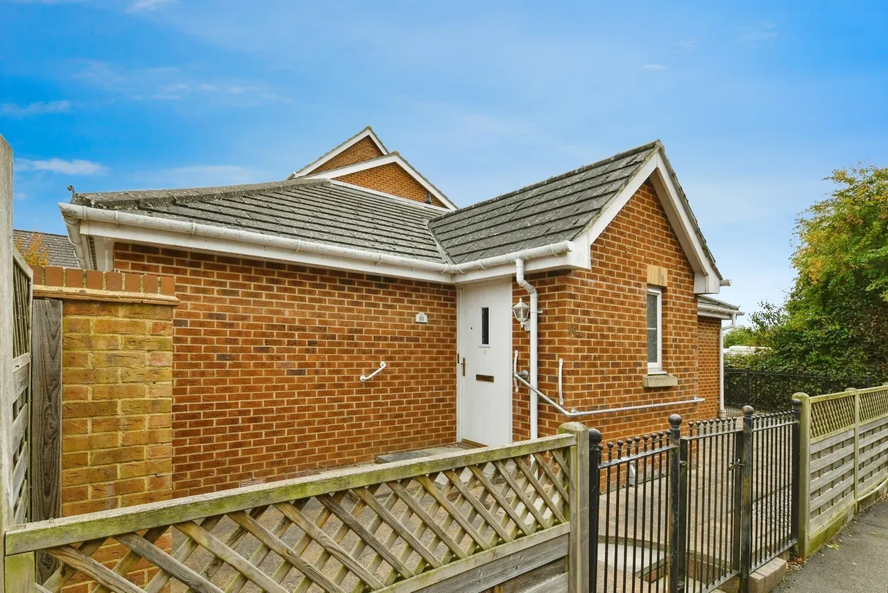 3 bed house for sale — Epsom Close, Stevenage, Hertfordshire, SG1