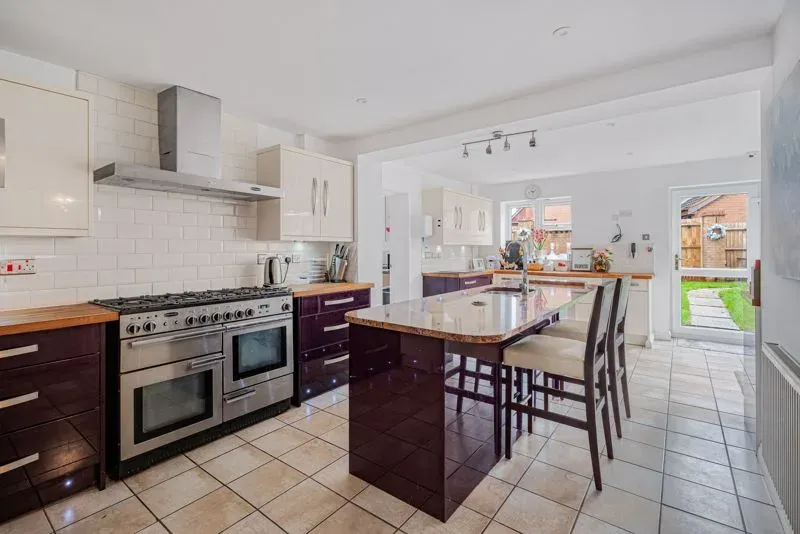 Blakeney Court, Tattenhoe, Milton Keynes, Buckinghamshire, MK4 3AD, photo 2