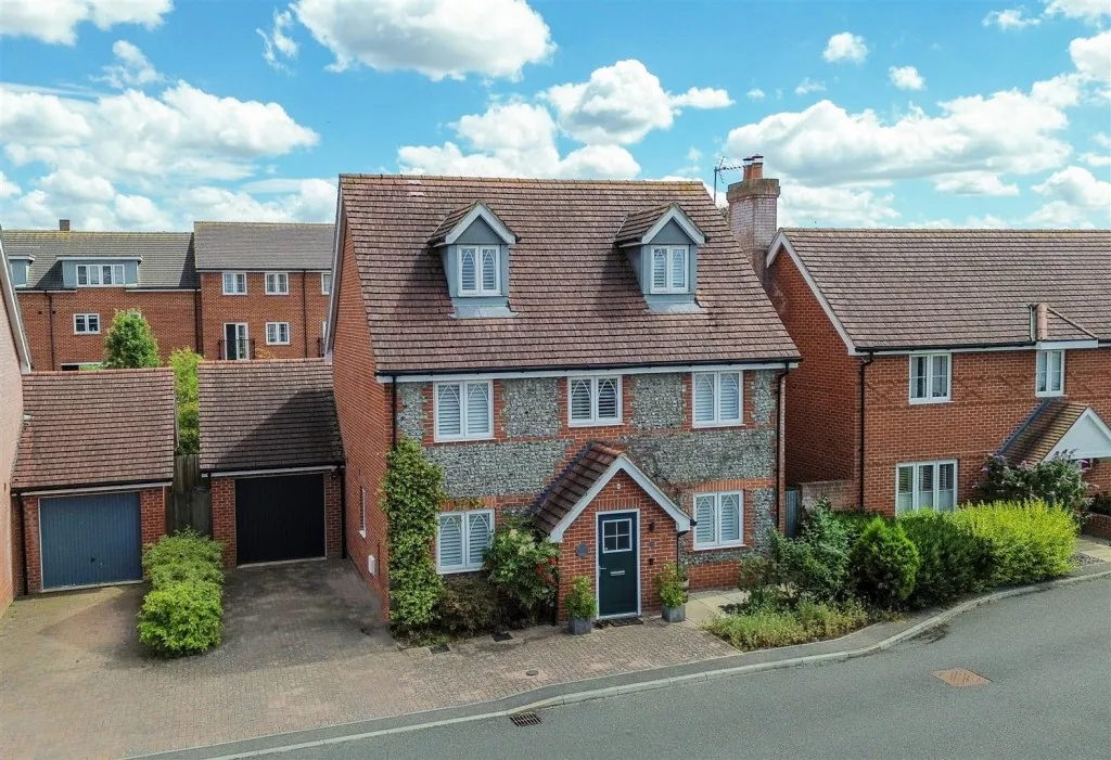 4 bed house for sale, Gurung Way, Church Crookham