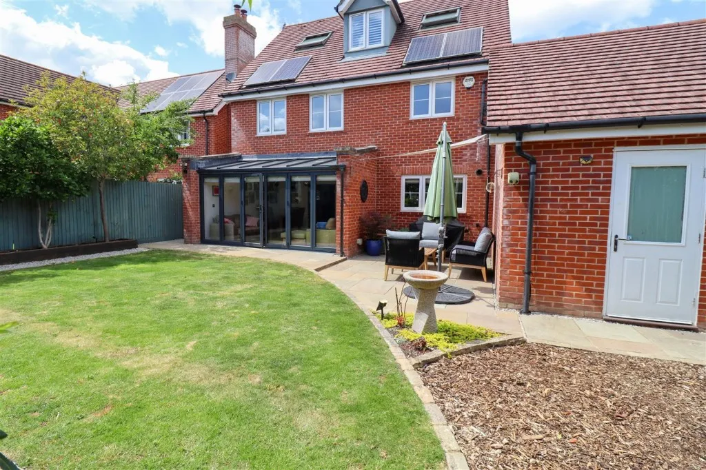 Gurung Way, Church Crookham, photo 18