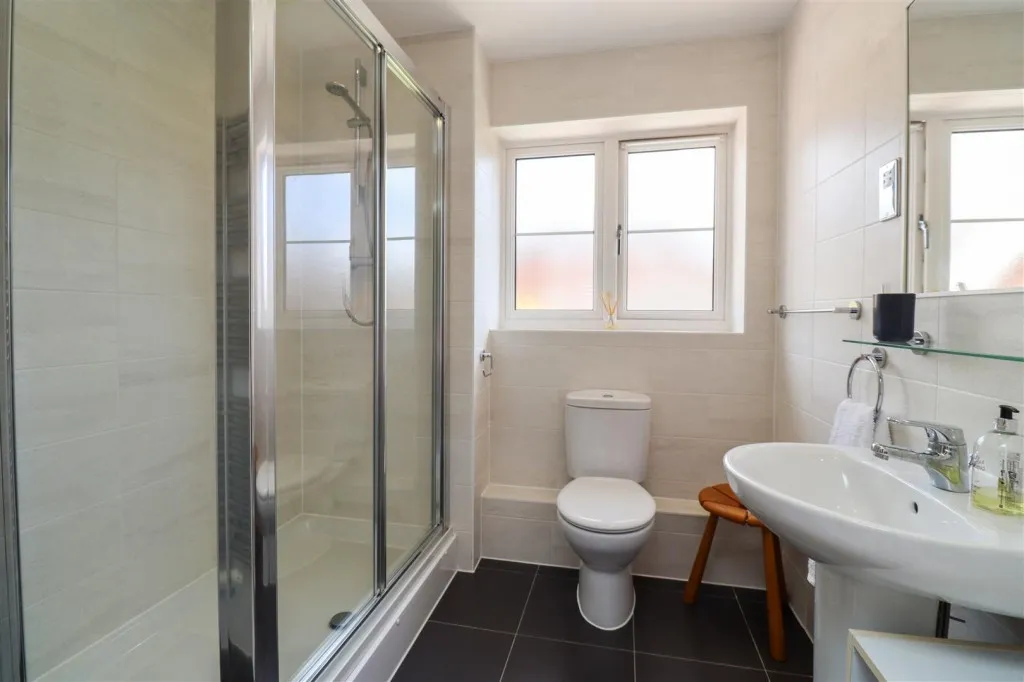 Gurung Way, Church Crookham, photo 13