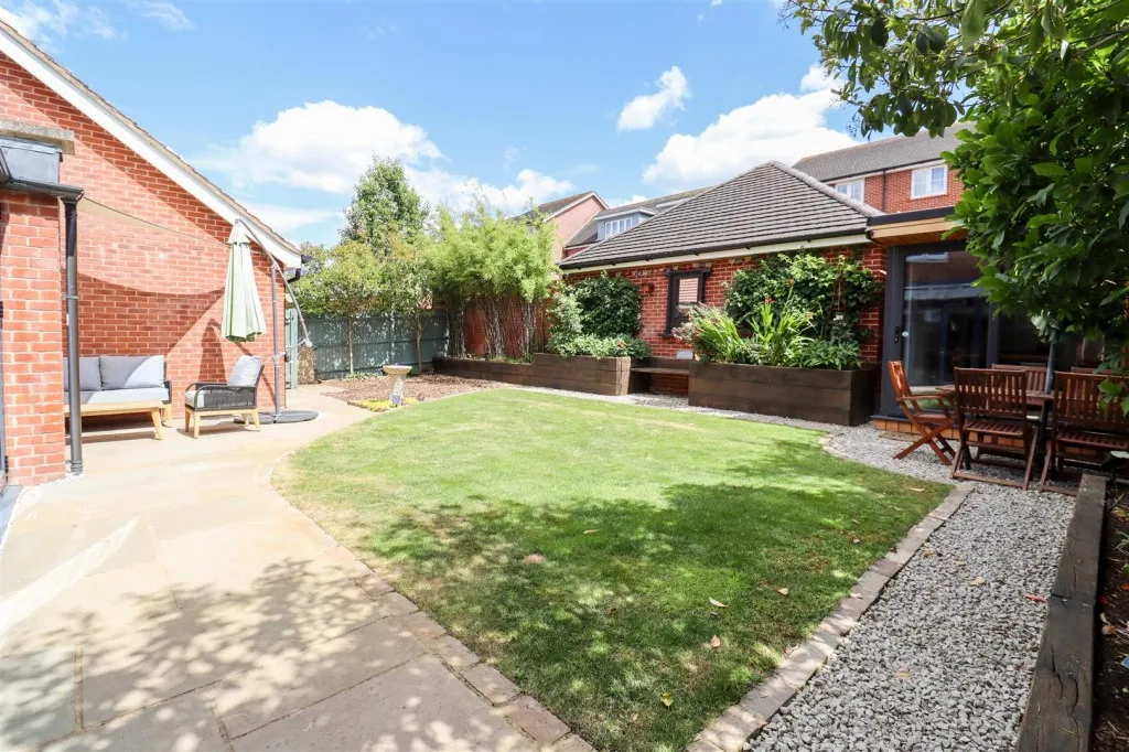 Gurung Way, Church Crookham, photo 17
