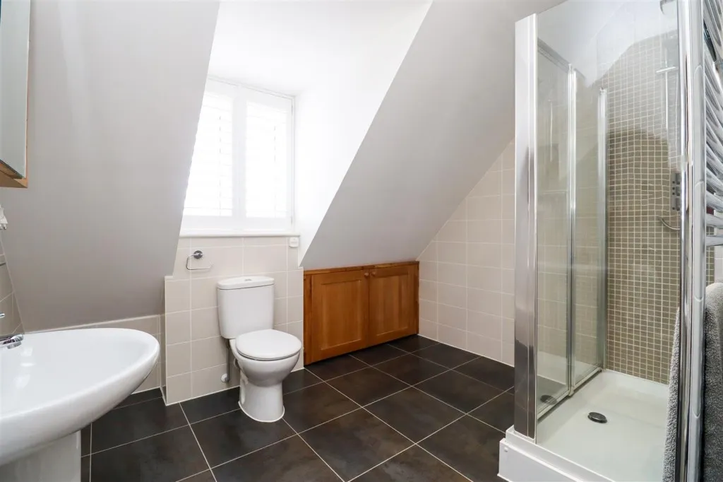 Gurung Way, Church Crookham, photo 11