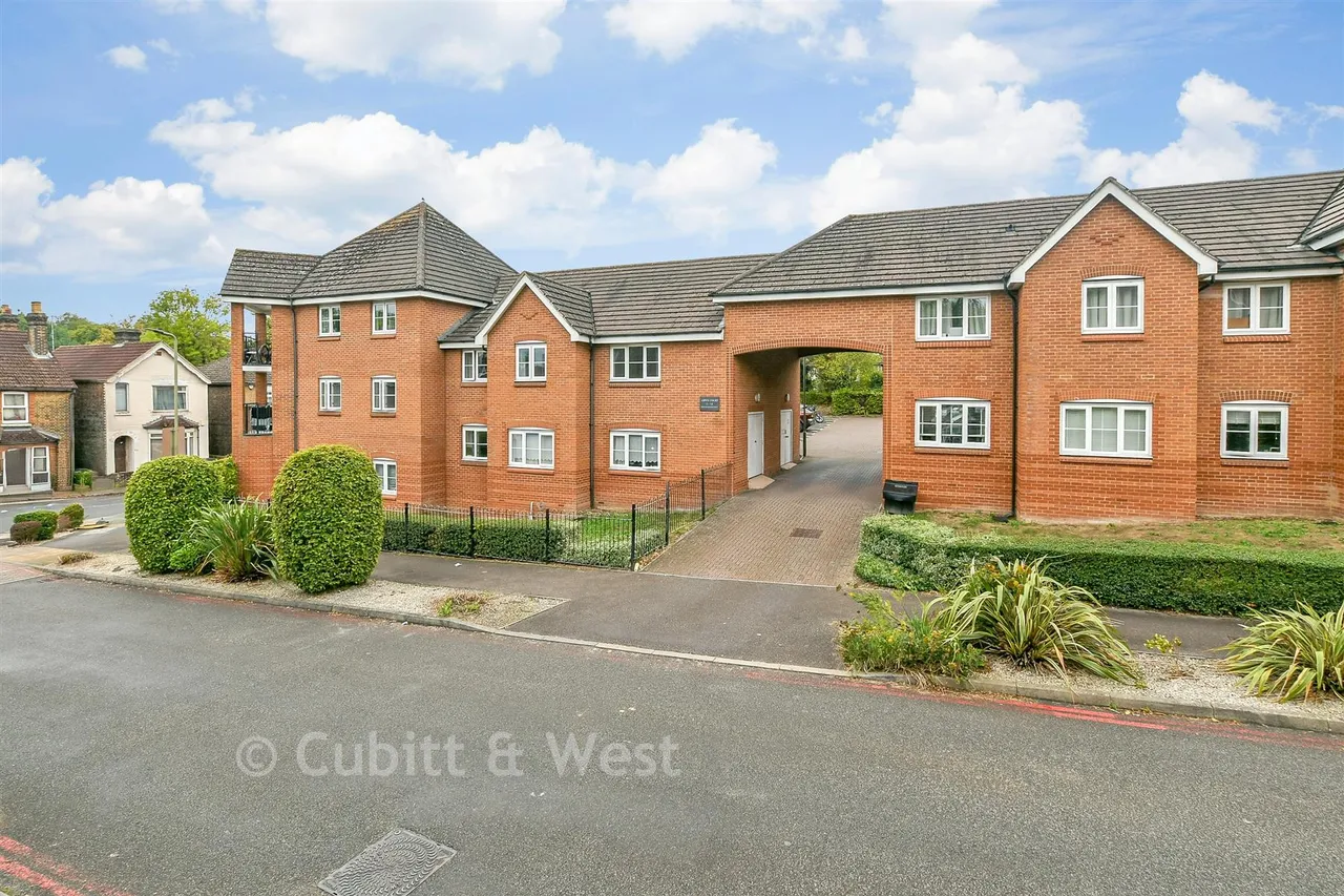 Tylehurst Drive, Redhill, RH1, photo 2