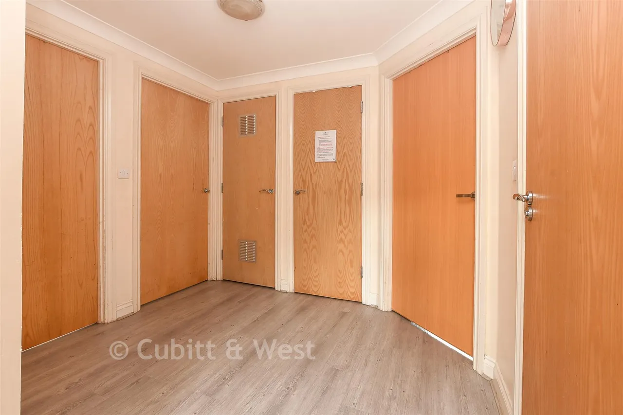 Tylehurst Drive, Redhill, RH1, photo 8