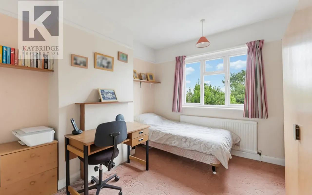 Ewell By Pass, Epsom, KT17, photo 9