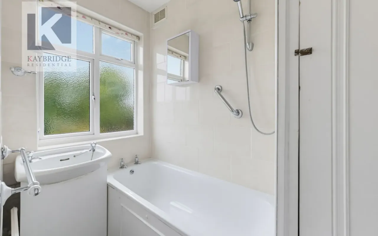 Ewell By Pass, Epsom, KT17, photo 8