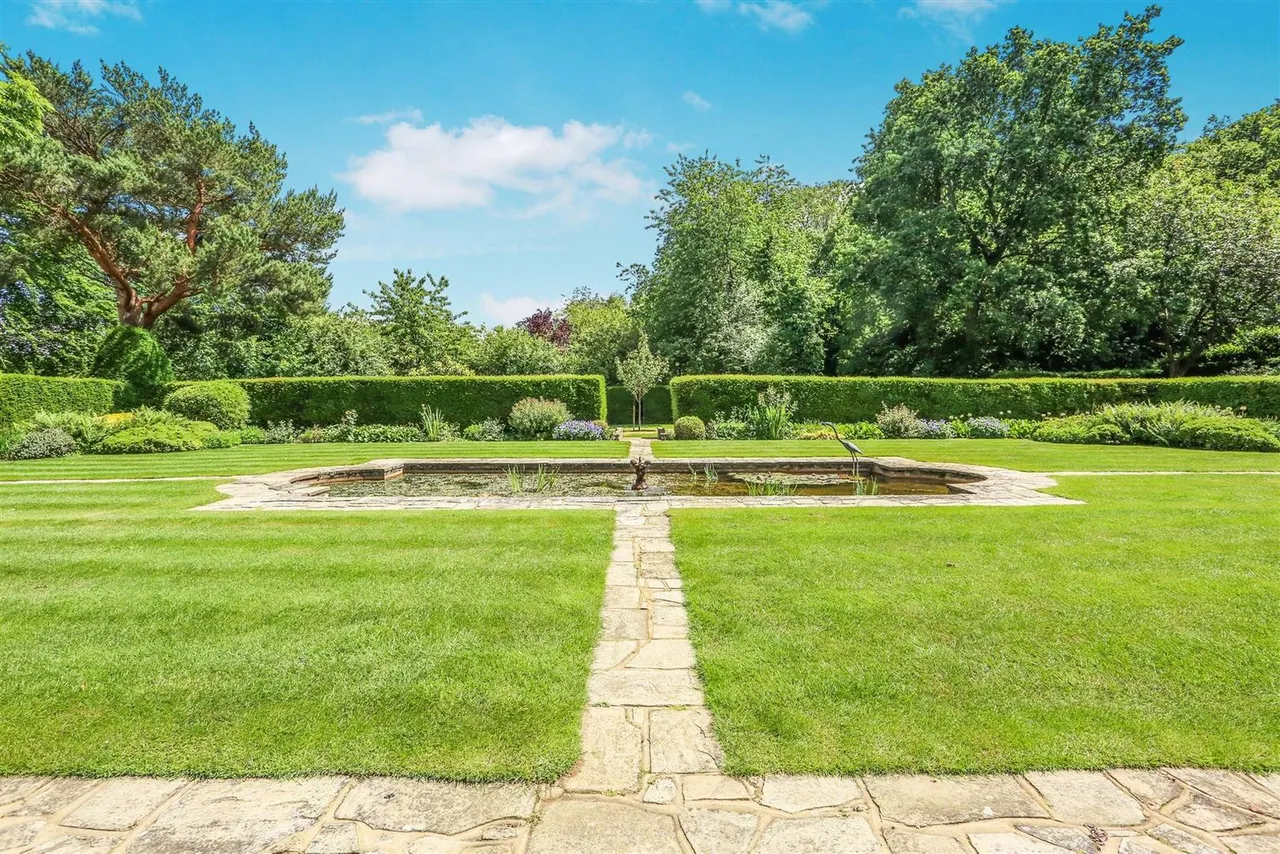 Holly Hill Drive, Banstead, SM7 2HE, photo 6