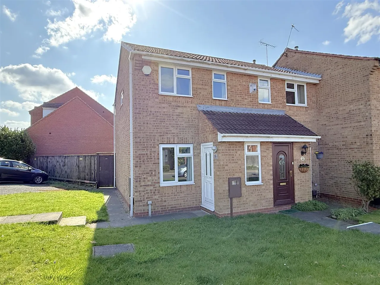 2 bed house for sale, Barley Close, Burton-On-Trent, DE14
