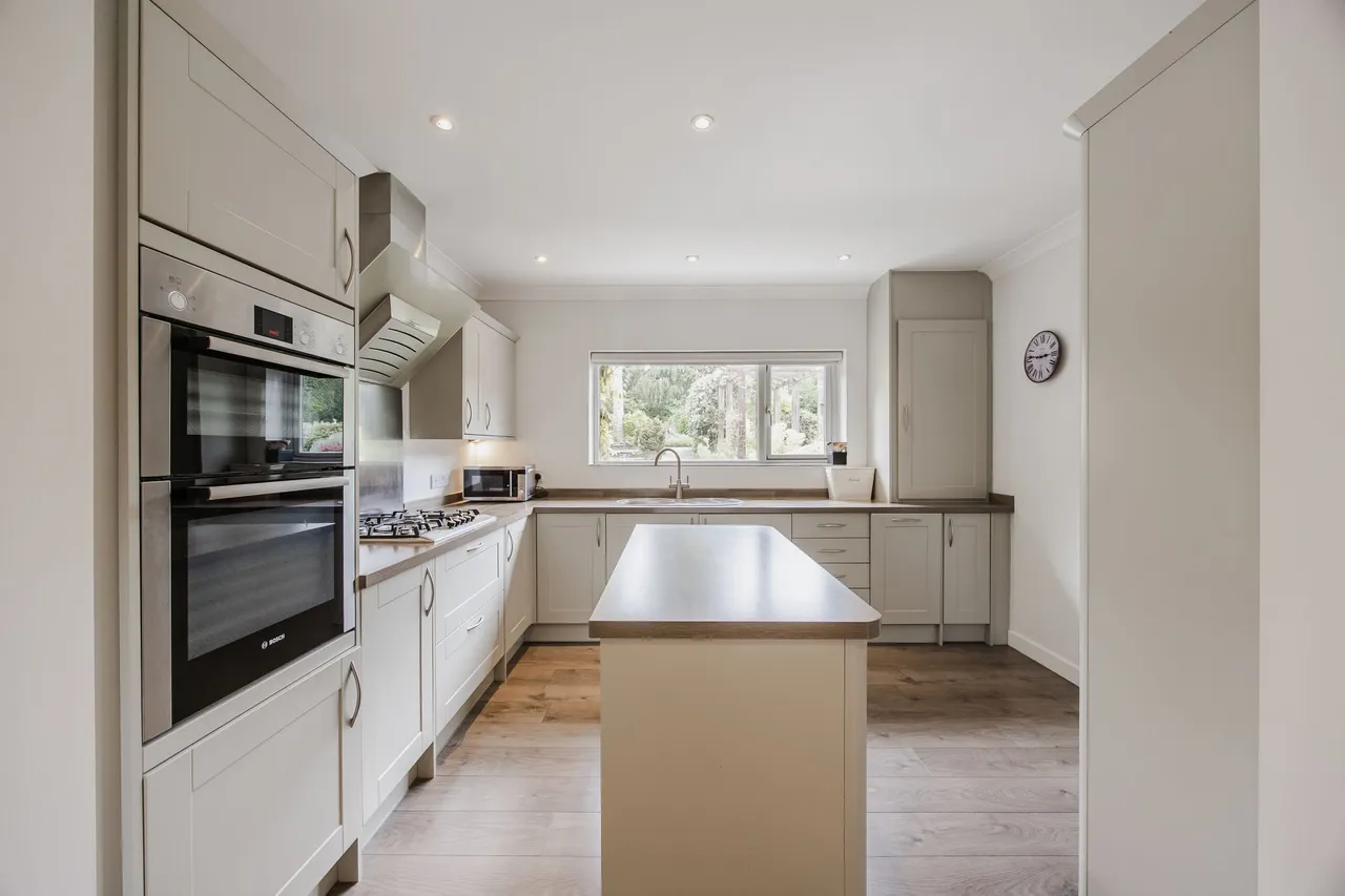 Meticulously Renovated Detached Home, photo 4