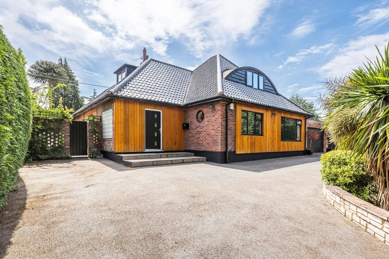 Meticulously Renovated Detached Home, photo 15