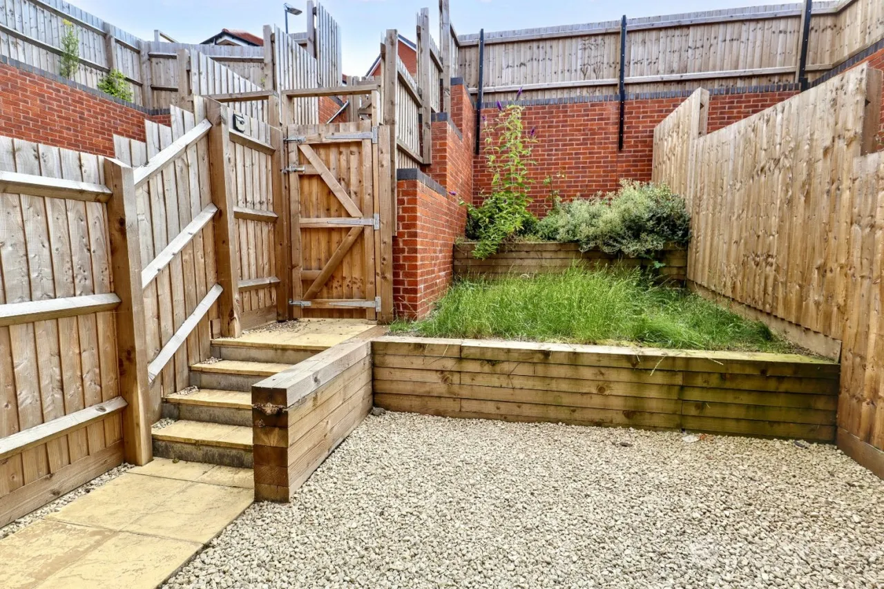 Edinburgh Road, Nuneaton, CV10, photo 16