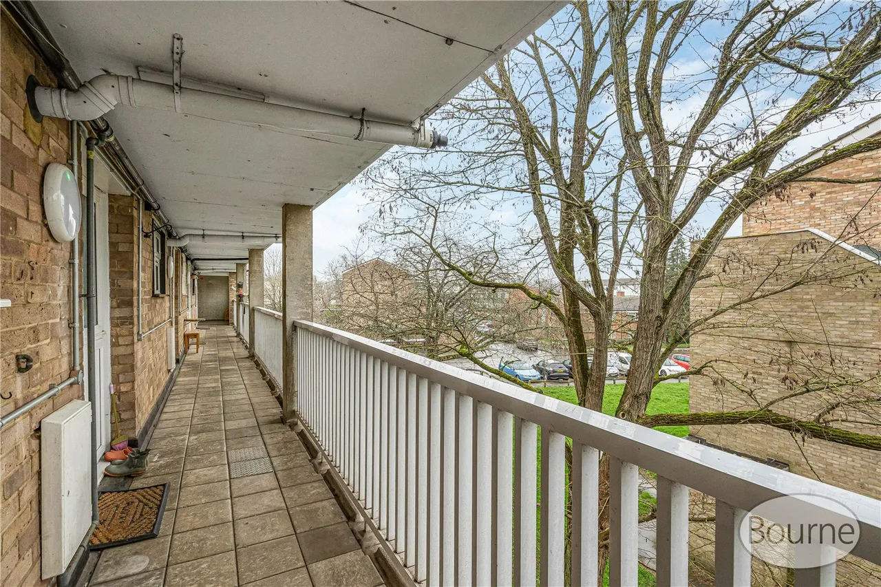 Colliers Close, Goldsworth Park, GU21, photo 10