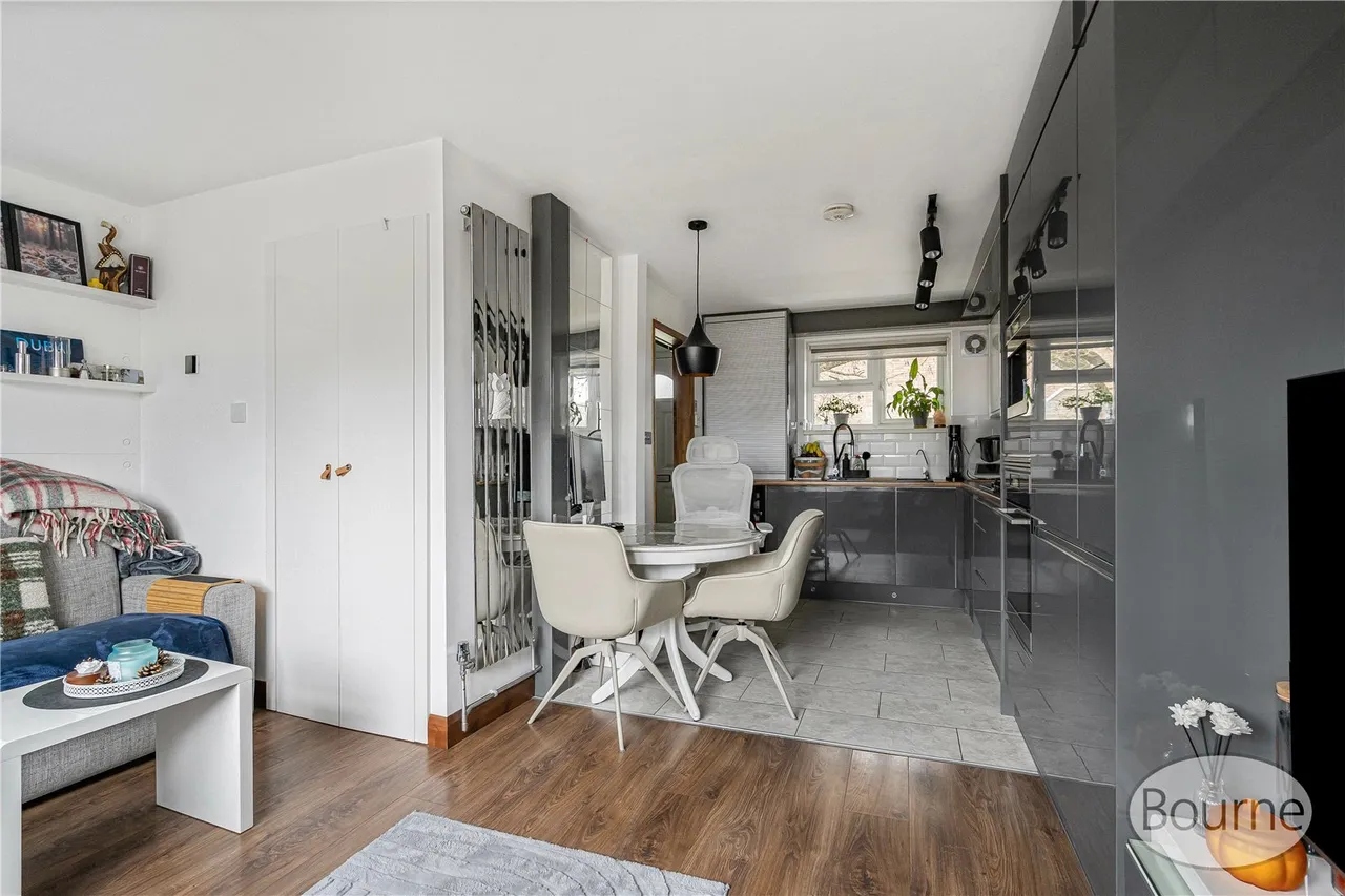 Colliers Close, Goldsworth Park, GU21, photo 12