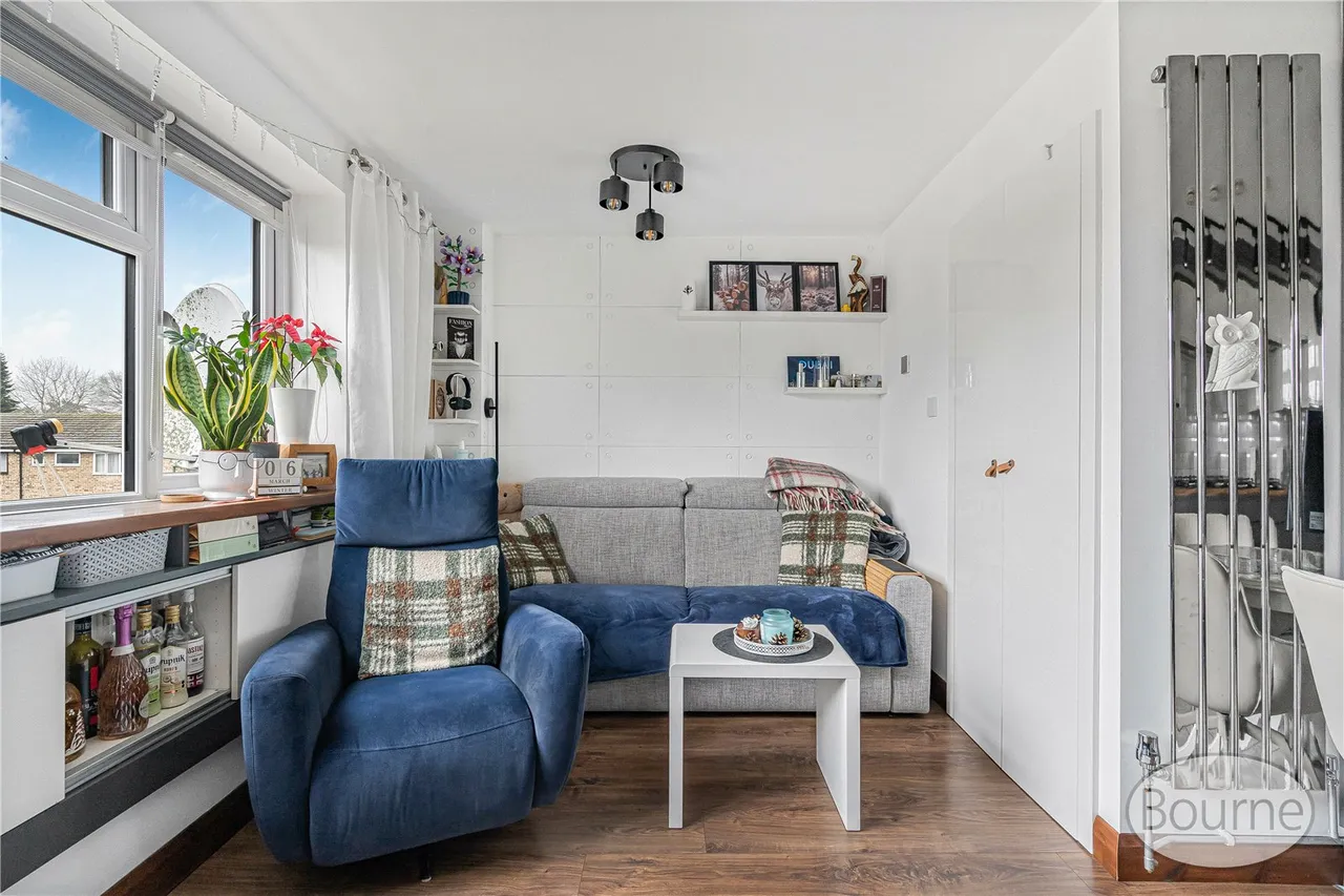 Colliers Close, Goldsworth Park, GU21, photo 5