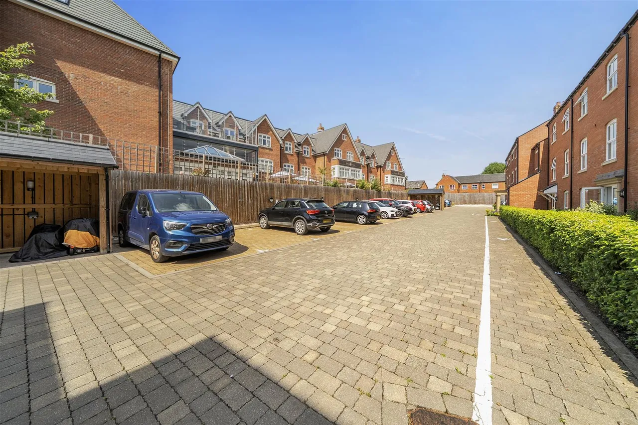 Water Lane, Towcester, NN12, photo 11