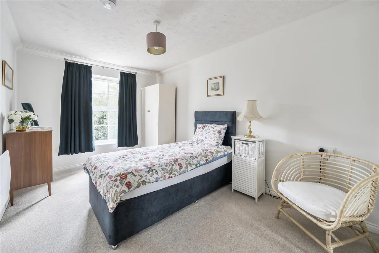 Water Lane, Towcester, NN12, photo 6