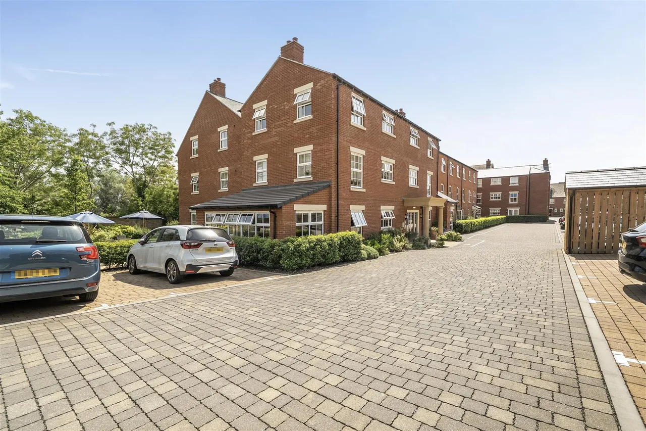 Water Lane, Towcester, NN12, photo 12