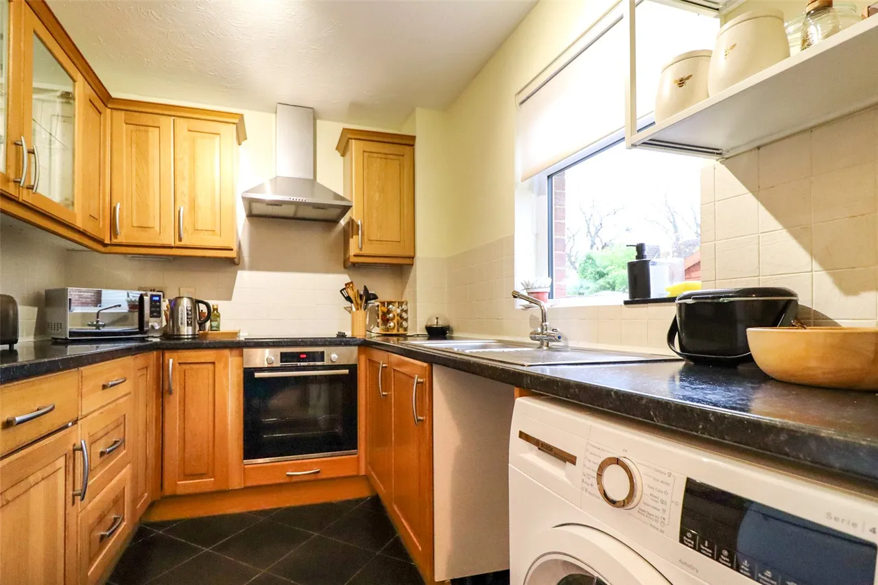 Mellersh Close, Church Crookham, Fleet, Hampshire, GU52 0XH, photo 4