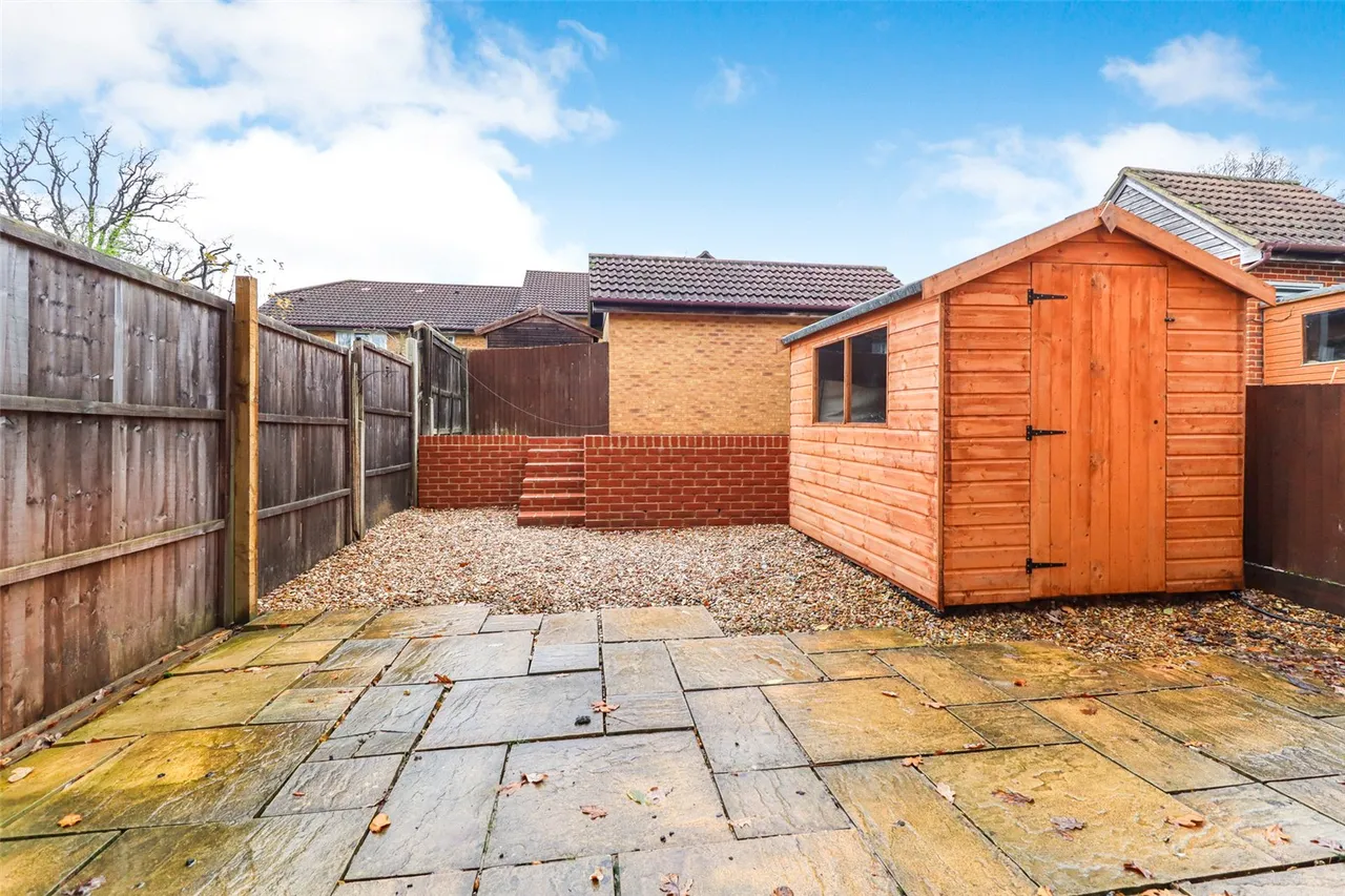 Mellersh Close, Church Crookham, Fleet, Hampshire, GU52 0XH, photo 5