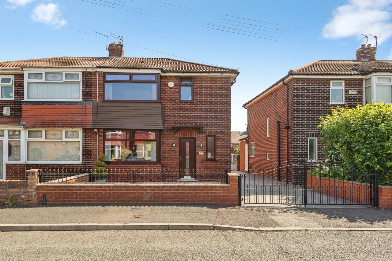 Chesney Avenue, Oldham, OL9, photo 23