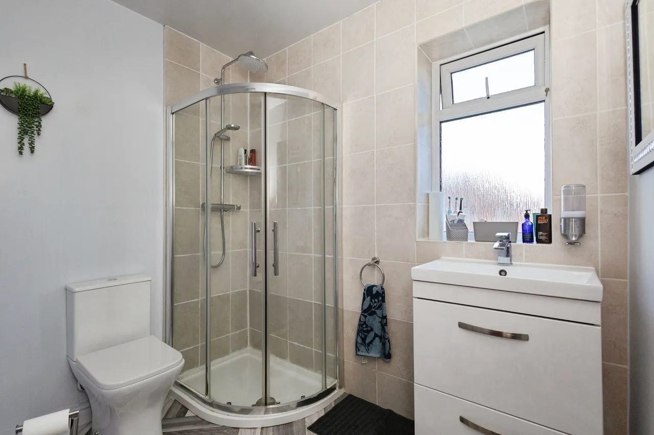 Chesney Avenue, Oldham, OL9, photo 18