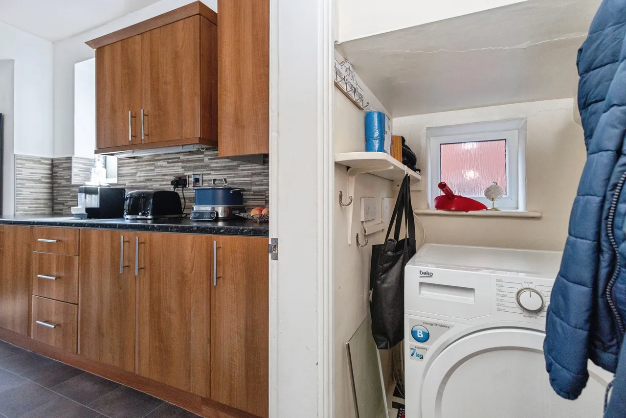 Chesney Avenue, Oldham, OL9, photo 14
