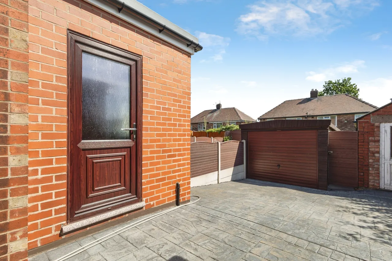 Chesney Avenue, Oldham, OL9, photo 26