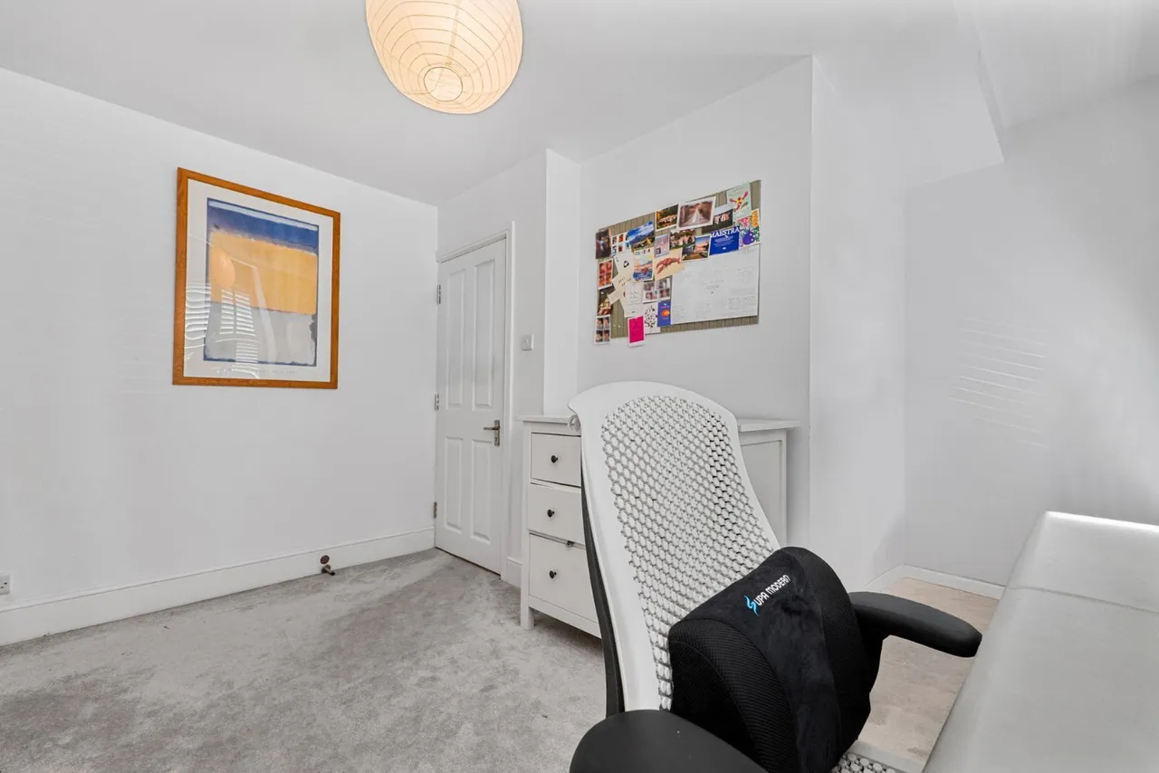 Wimbledon Road, London, SW17, photo 12