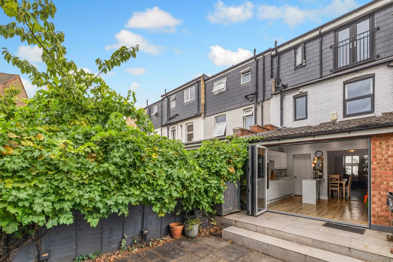 Wimbledon Road, London, SW17, photo 13