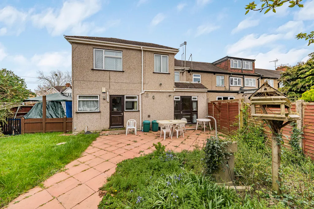 Whitby Road, Ruislip, photo 5