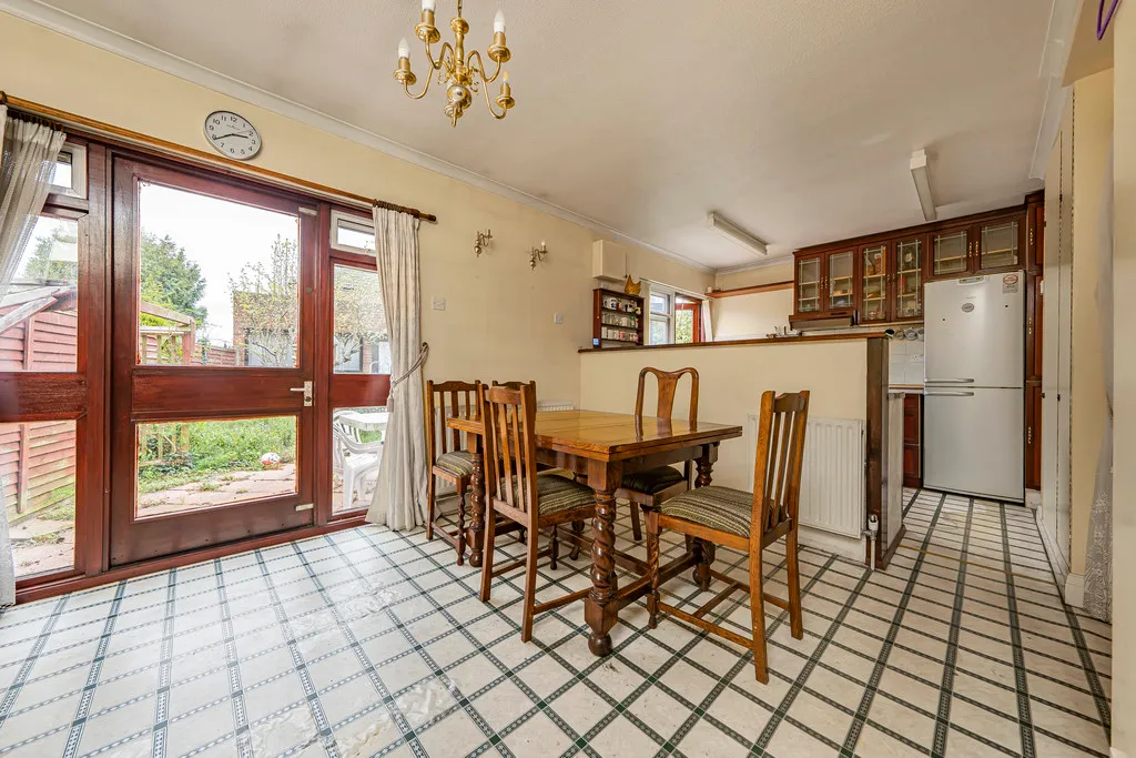 Whitby Road, Ruislip, photo 2
